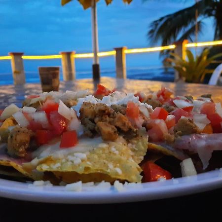 Hotel Y Restaurante Mama Ines 圣卡塔利娜岛 外观 照片