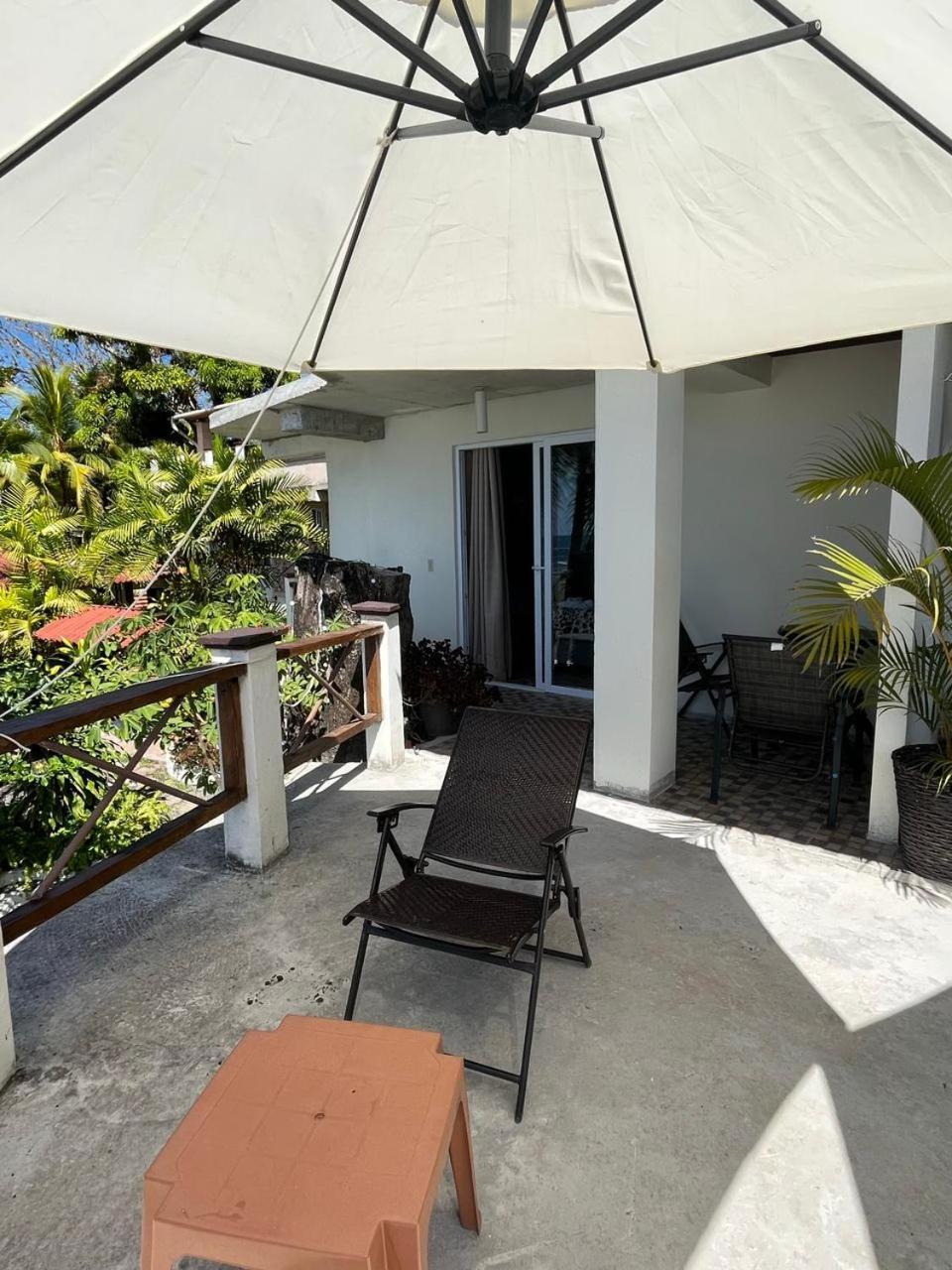 Hotel Y Restaurante Mama Ines 圣卡塔利娜岛 外观 照片